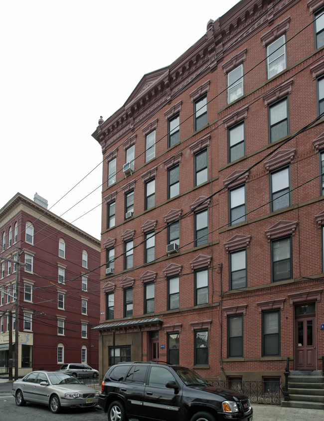 800 Park Ave in Hoboken, NJ - Foto de edificio - Building Photo