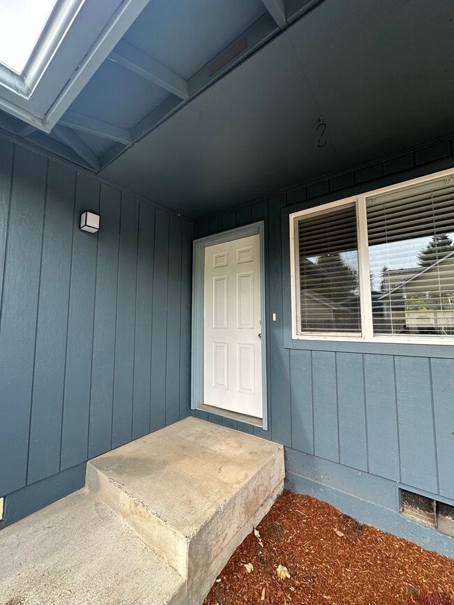 5493 Newberg Dr N in Keizer, OR - Building Photo - Building Photo