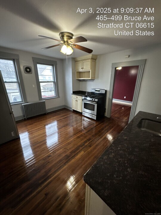 2341 Barnum Ave in Stratford, CT - Building Photo