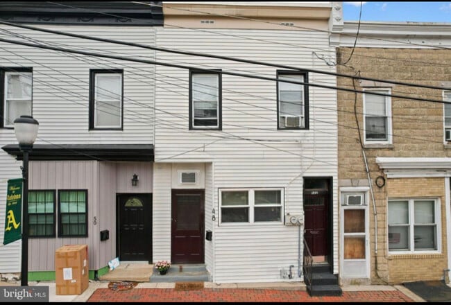 48 W Atlantic Ave