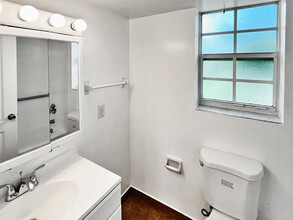 1671 NE 33rd St in Pompano Beach, FL - Foto de edificio - Building Photo