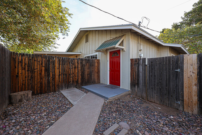 1023 E Meadowbrook Ave in Phoenix, AZ - Building Photo - Building Photo