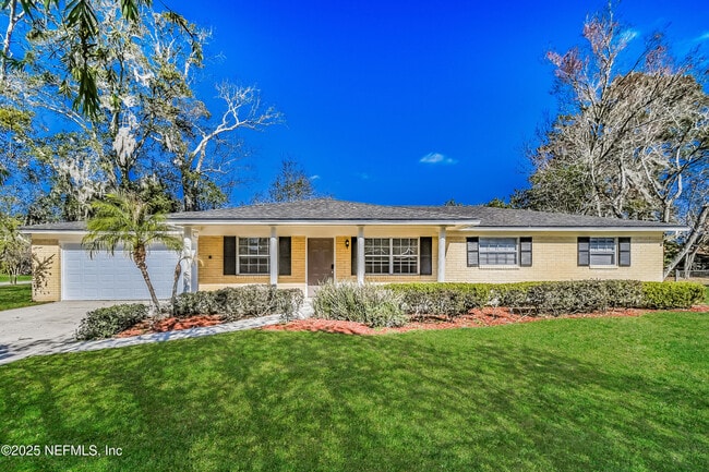 property at 1113 Grove Park Dr S