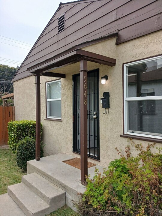5648 Rocket St in Lakewood, CA - Foto de edificio