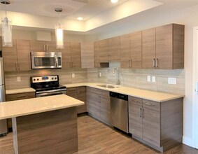 10006-283 83 Ave NW in Edmonton, AB - Building Photo - Building Photo