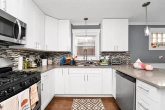 8630 S Komensky Ave in Chicago, IL - Foto de edificio - Building Photo