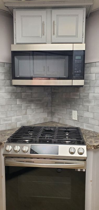 9611 Grandmont Ave in Detroit, MI - Building Photo - Building Photo