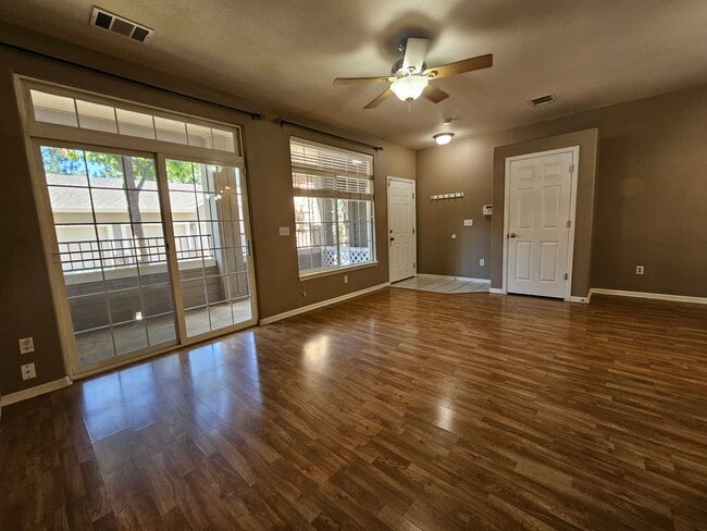 1549 S Florence Ct in Aurora, CO - Building Photo - Building Photo