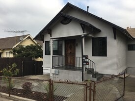 1990 Ocean View Blvd in San Diego, CA - Building Photo