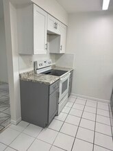 3574 Saranac Ave, Unit 3574 in West Palm Beach, FL - Foto de edificio - Building Photo