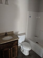 38 W Center St in Dover, AR - Building Photo - Building Photo