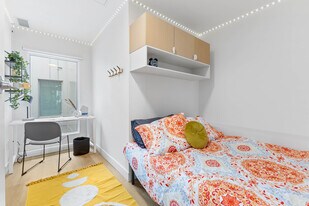 Palay Student Housing in Montréal, QC - Building Photo