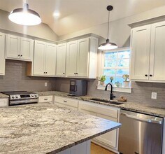 137 Way Station Trail in Smithville, TX - Building Photo - Building Photo