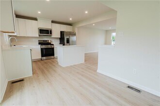 157 White Oak Dr in Evans City, PA - Building Photo - Building Photo