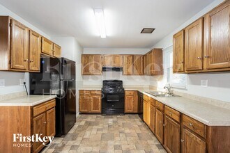 565 Franklin Ave in South Elgin, IL - Building Photo - Building Photo