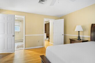 13 Bear Hill Rd in Windham, NH - Building Photo - Building Photo