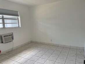 6025 Polk St in Hollywood, FL - Building Photo - Building Photo