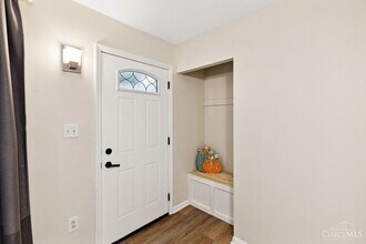 1420 Broadview Ct in Mason, OH - Foto de edificio - Building Photo