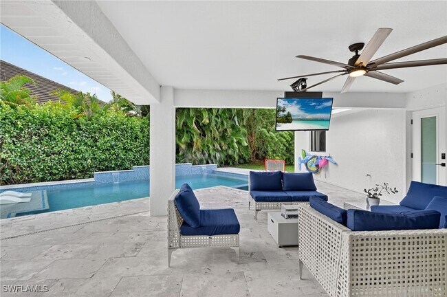 5270 Berkeley Dr in Naples, FL - Building Photo - Building Photo