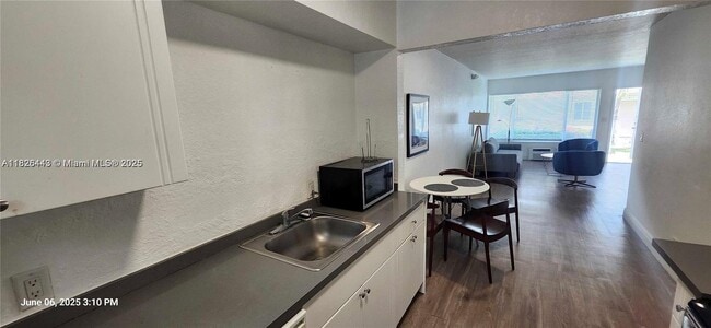 9770 E Bay Harbor Dr in Bay Harbor Islands, FL - Building Photo - Building Photo