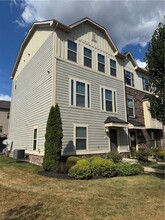 416 Fairmont Dr, Unit 6305 in Warrendale, PA - Building Photo - Building Photo
