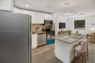 2311 Fletcher St in Hollywood, FL - Building Photo - Building Photo