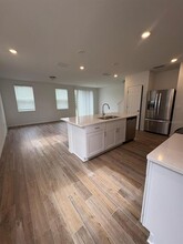 16407 Bird of Paradise Ave in Clermont, FL - Building Photo - Building Photo