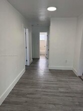 2550 NE 182nd St in North Miami Beach, FL - Building Photo - Building Photo