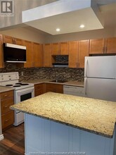 8591 Riverside Dr E in Windsor, ON - Building Photo - Building Photo