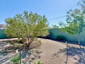 2433 Valencia Dr NE in Albuquerque, NM - Building Photo - Building Photo