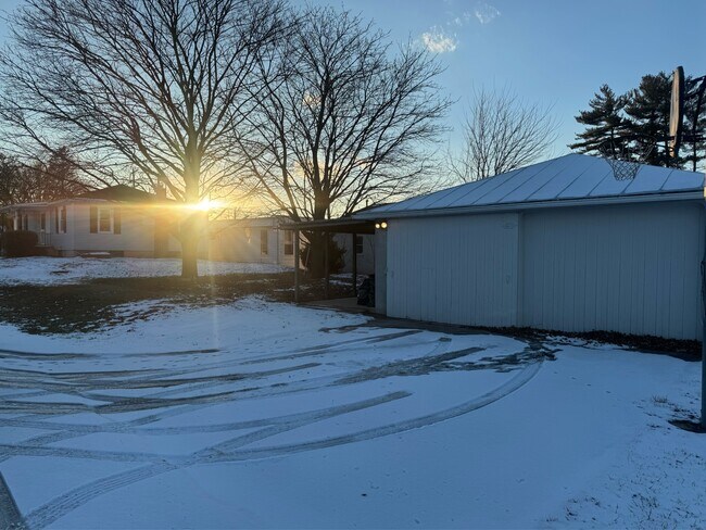 3595 Carlisle Rd in Dover, PA - Building Photo - Building Photo