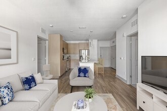 Lantower Grande Flats in Orlando, FL - Building Photo - Building Photo