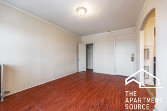 6928 N Greenview Ave, Unit 608 in Chicago, IL - Foto de edificio - Building Photo