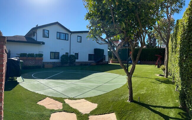 525 15th St in Manhattan Beach, CA - Building Photo - Building Photo