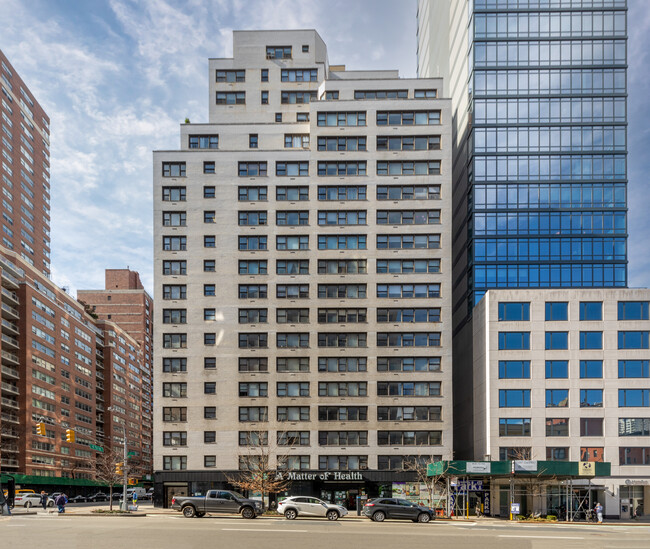 Eastwood Towers in New York, NY - Foto de edificio - Building Photo