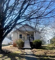 713 E 2nd St in Farmville, VA - Building Photo