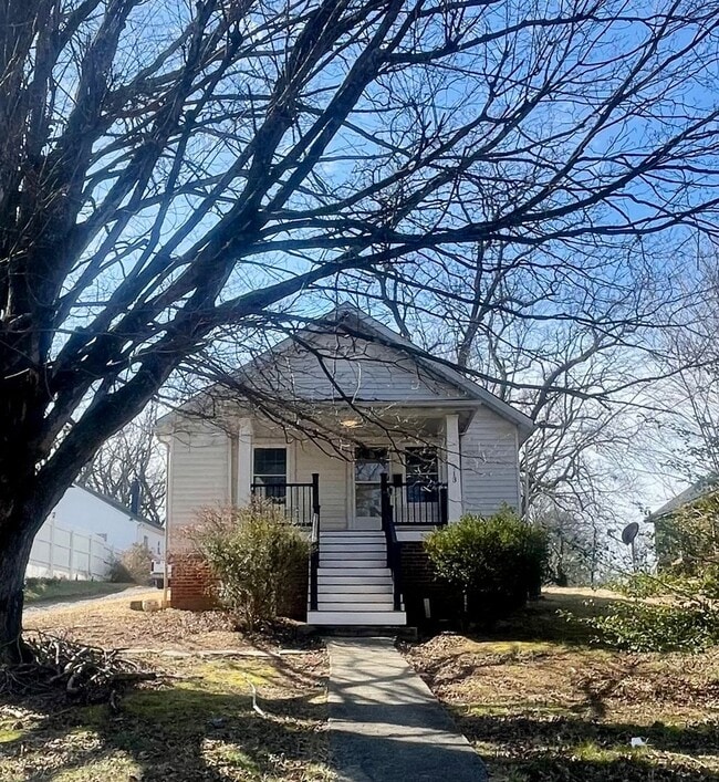 property at 713 E 2nd St