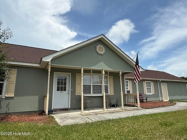 210 Zachary Ln in Hubert, NC - Building Photo - Building Photo