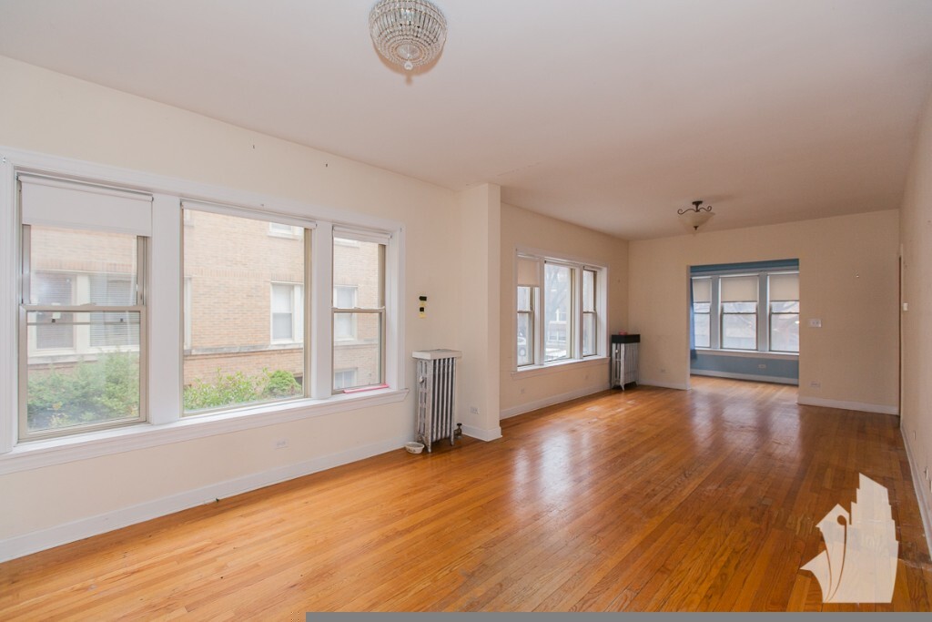 1946 W Leland Ave, Unit 1946-2 in Chicago, IL - Building Photo