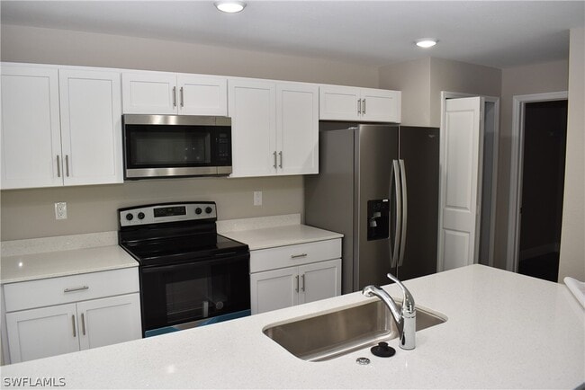 2140 Yalta Terrace in North Port, FL - Building Photo - Building Photo