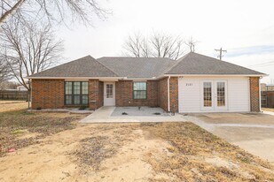2121 S 130th E Ave in Tulsa, OK - Building Photo