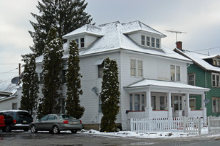 1936-1938 W 4th St Apartments