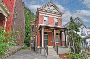 133 Parker St, Unit 2 in Cincinnati, OH - Building Photo