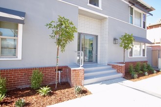 30 in Long Beach, CA - Foto de edificio - Building Photo