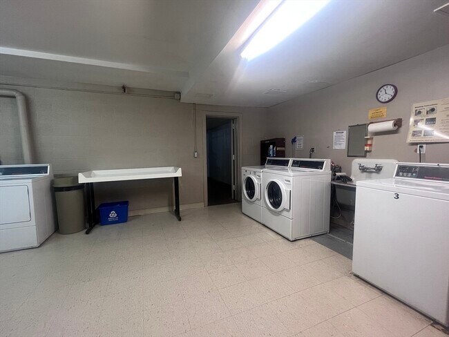 8 Juniper St, Unit 38 in Brookline, MA - Building Photo - Building Photo