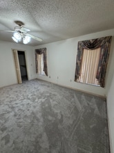 5638 Country Lakes Dr in Sarasota, FL - Foto de edificio - Building Photo