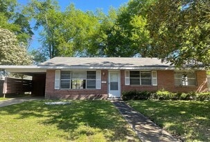 2015 Kimberly St in Alexandria, LA - Building Photo
