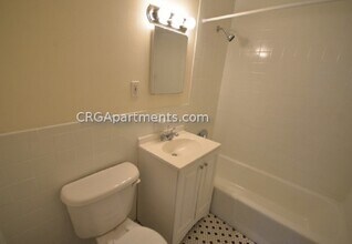 24 Whites Ave, Unit 68A in Watertown, MA - Foto de edificio - Building Photo