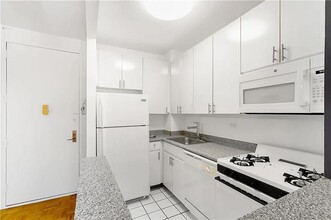 3111 Ocean Pkwy in Brooklyn, NY - Building Photo - Building Photo