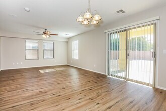 11197 E Wallflower Ln in Florence, AZ - Foto de edificio - Building Photo